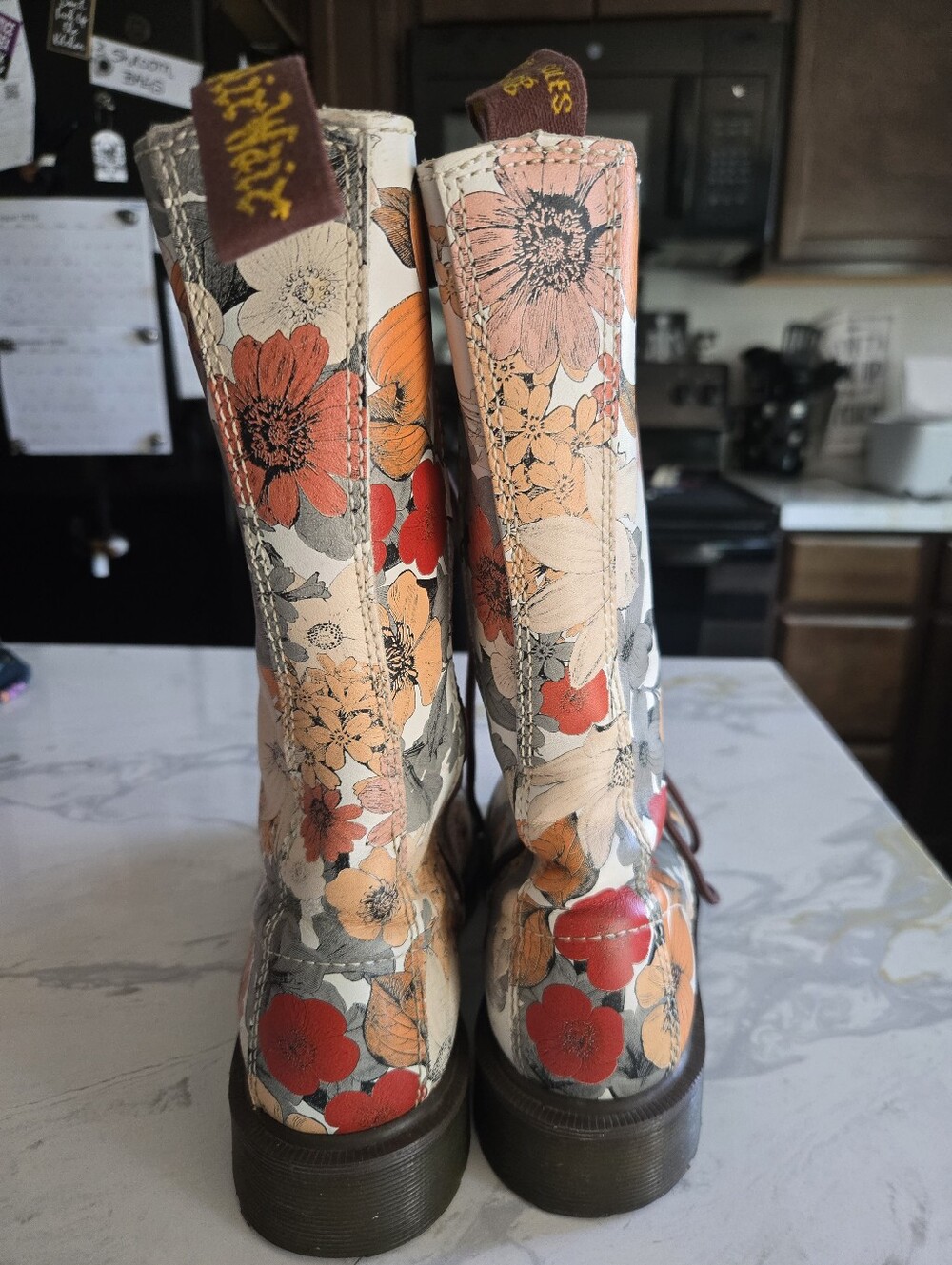 Dr Martens RARE FIND! 1B99 14 EYE Floral Combat Boots - White Multi. Size 8 - Picture 4 of 6